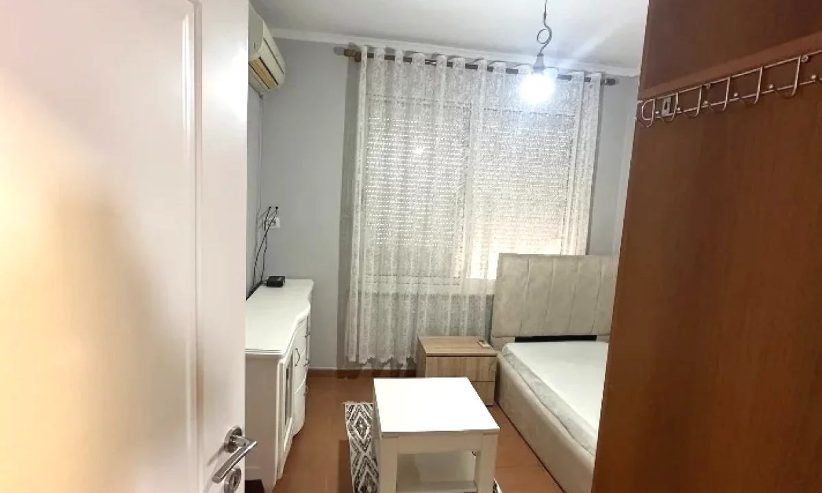 Appartamento in affitto a Tirana 2+1, Arredato