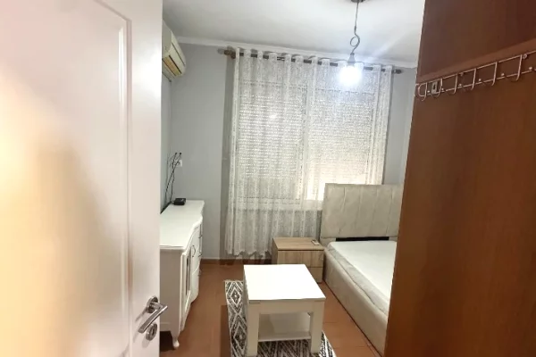 Shtepi me qera 2+1 ne Tirane - 50,000 Leke