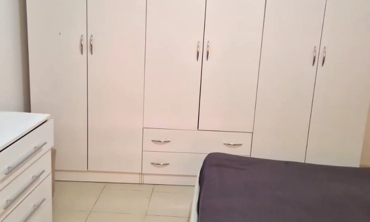 Shtepi me qera Apartament ne Tirane, 1+1, Mobilimi E mobiluar, Pagesa 50,000  Leke.