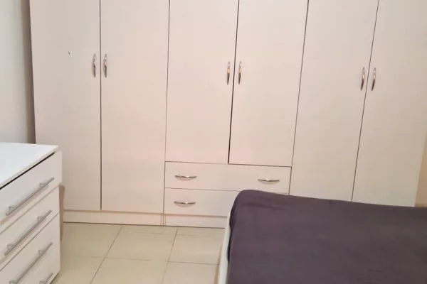 Jepet me qera apartament 1+1 tek Selvia