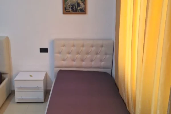 Shtepi me qera Apartament ne Tirane, 1+1, Mobilimi E mobiluar, Pagesa 50,000  Leke.
