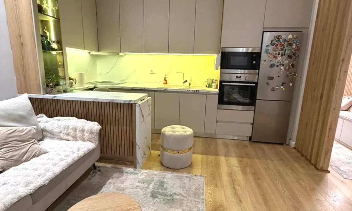 Shtepi me qera Apartament ne Tirane, 2+1, Mobilimi E mobiluar, Pagesa 65,000  Leke.