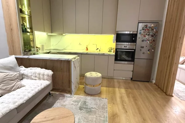 Shtepi me qera 2+1 ne Tirane - 65,000 Leke