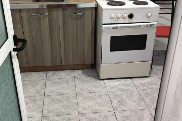 Shtepi me qera Apartament ne Tirane, 1+1, Mobilimi E mobiluar, Pagesa 35,000  Leke.