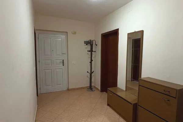 Shtepi me qera Apartament ne Tirane, 2+1, Mobilimi E mobiluar, Pagesa 55,000  Leke.