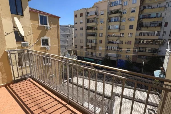 Shtepi me qera Apartament ne Tirane, 2+1, Mobilimi E mobiluar, Pagesa 55,000  Leke.
