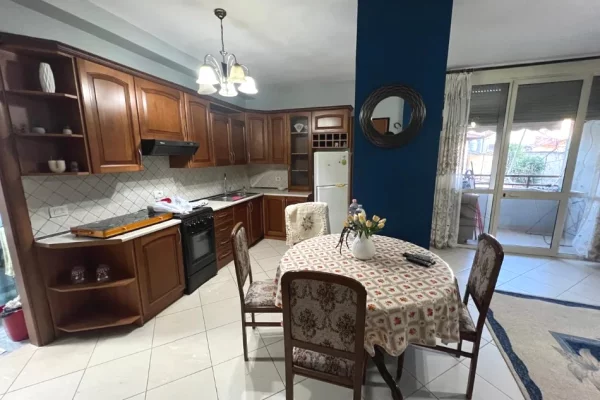 Shtepi me qera 1+1 ne Tirane - 55,000 Leke