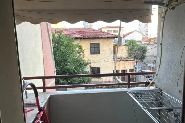 Shtepi me qera Apartament ne Tirane, 1+1, Mobilimi E mobiluar, Pagesa 55,000  Leke.