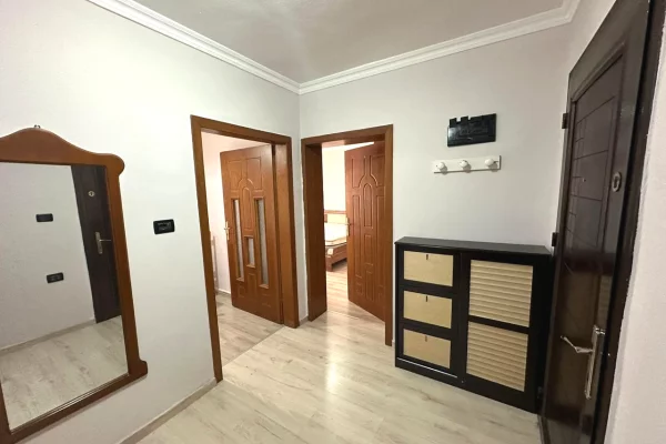 Shtepi me qera 2+1 ne Tirane - 60,000 Leke