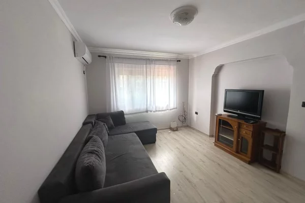 Shtepi me qera Apartament ne Tirane, 2+1, Mobilimi E mobiluar, Pagesa 60,000  Leke.