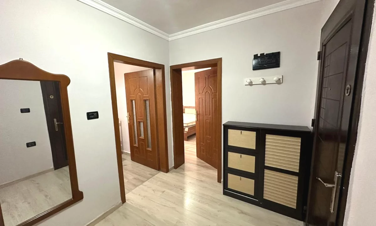 Shtepi me qera Apartament ne Tirane, 2+1, Mobilimi E mobiluar, Pagesa 60,000  Leke.