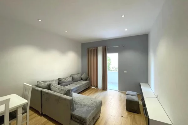Shtepi me qera 1+1 ne Tirane - 35,000 Leke