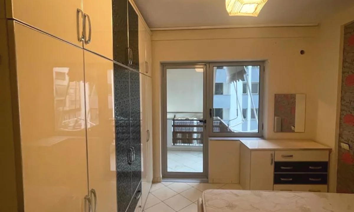 Shtepi me qera Apartament ne Tirane, 2+1, Mobilimi E mobiluar, Pagesa 45,000  Leke.