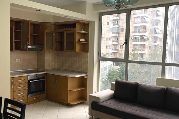 Shtepi me qera Apartament ne Tirane, 2+1, Mobilimi E mobiluar, Pagesa 45,000  Leke.