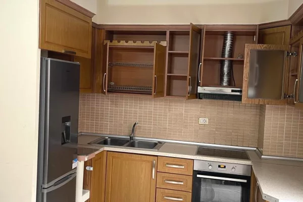 Shtepi me qera Apartament ne Tirane, 2+1, Mobilimi E mobiluar, Pagesa 45,000  Leke.
