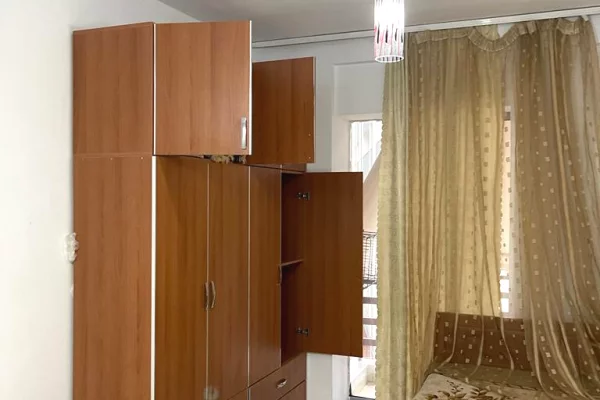 Shtepi me qera Apartament ne Tirane, 2+1, Mobilimi E mobiluar, Pagesa 45,000  Leke.