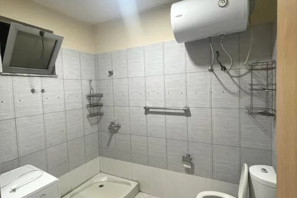 Shtepi me qera Apartament ne Tirane, 2+1, Mobilimi E mobiluar, Pagesa 45,000  Leke.