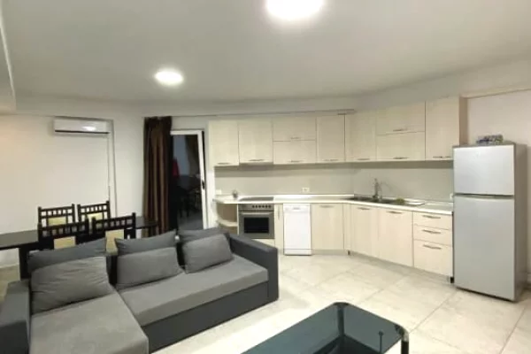 Shtepi me qera 2+1 ne Tirane - 70,000 Leke