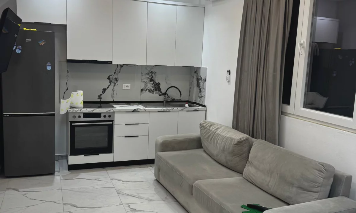 Shtepi me qera Apartament ne Tirane, 1+1, Mobilimi E mobiluar, Pagesa 50,000  Leke.