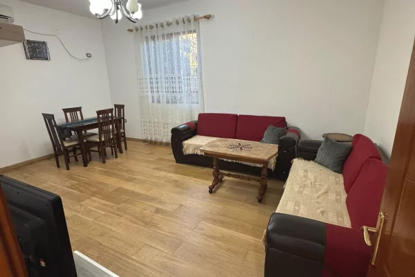 Shtepi me qera Apartament ne Tirane, 1+1, Mobilimi E mobiluar, Pagesa 30,000  Leke.