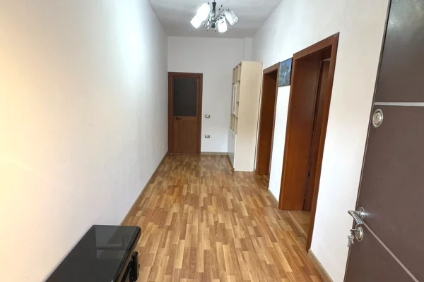 Shtepi me qera Apartament ne Tirane, 1+1, Mobilimi E mobiluar, Pagesa 30,000  Leke.