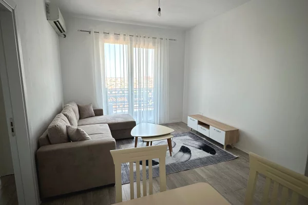 Shtepi me qera Apartament ne Tirane, 2+1, Mobilimi E mobiluar, Pagesa 500  Euro.