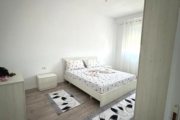 Shtepi me qera Apartament ne Tirane, 2+1, Mobilimi E mobiluar, Pagesa 500  Euro.