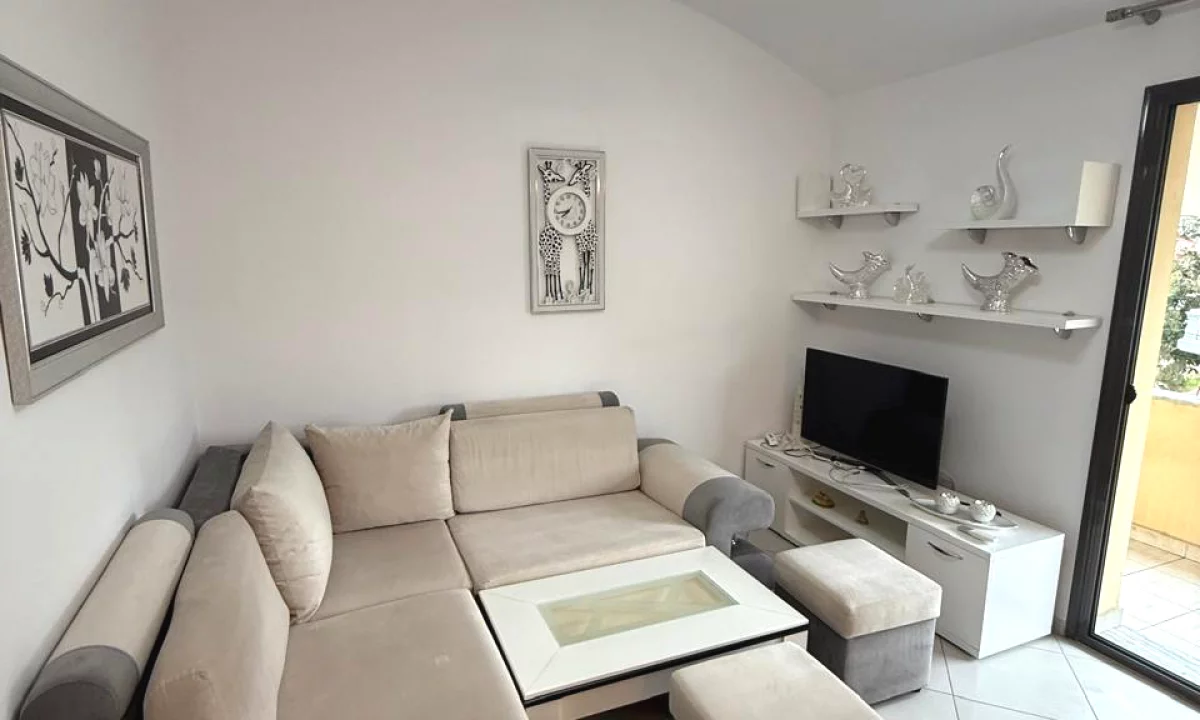 Shtepi me qera Apartament ne Tirane, 2+1, Mobilimi E mobiluar, Pagesa 400  Euro.