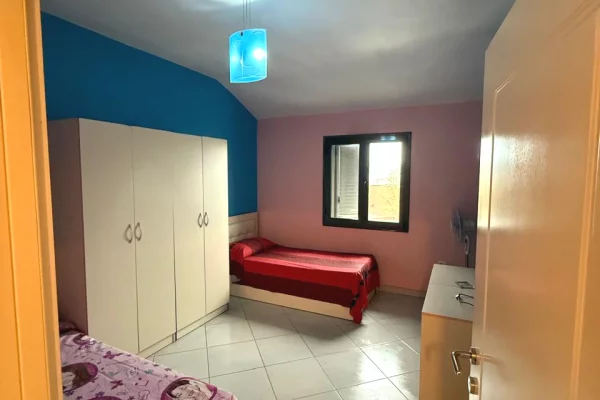 Shtepi me qera Apartament ne Tirane, 2+1, Mobilimi E mobiluar, Pagesa 400  Euro.