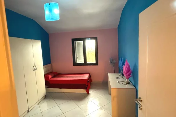 Shtepi me qera Apartament ne Tirane, 2+1, Mobilimi E mobiluar, Pagesa 400  Euro.