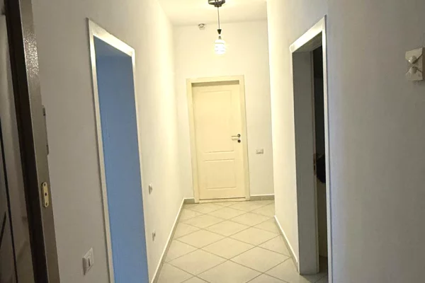 Shtepi me qera Apartament ne Tirane, 2+1, Mobilimi E mobiluar, Pagesa 400  Euro.