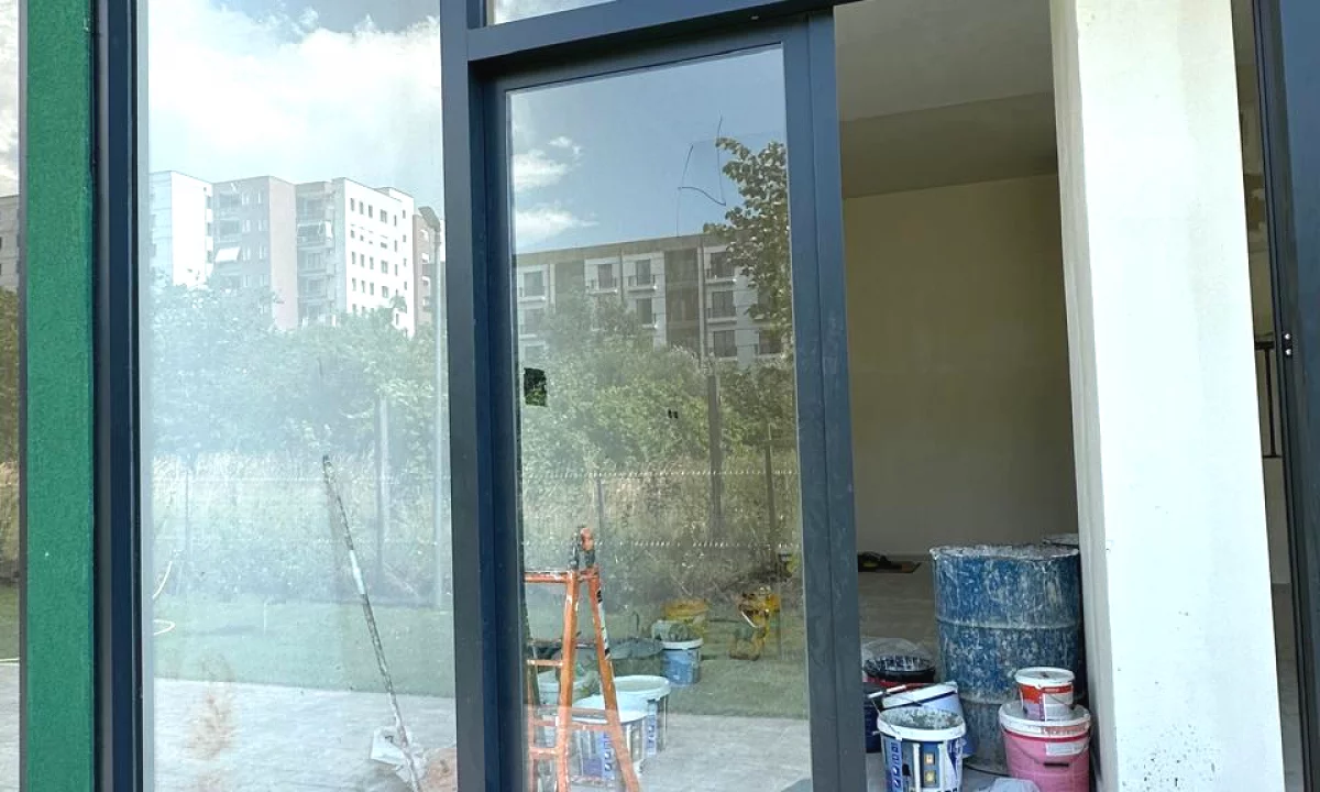 Shitet njesi Biznesi tek rrethi i Bathores