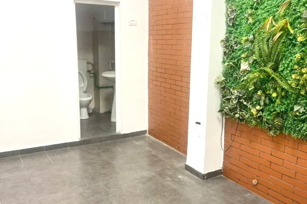 Ambient biznesi me qera 1+1 ne Tirane - 35,000 Leke