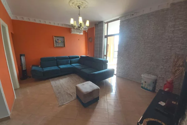 Shtepi me qera 2+1 ne Tirane - 55,000 Leke