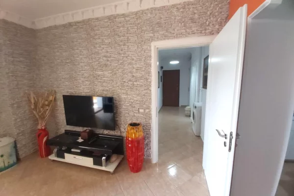 Shtepi me qera Apartament ne Tirane, 2+1, Mobilimi E mobiluar, Pagesa 55,000  Leke.