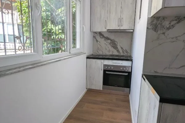 Shtepi ne shitje Apartament ne Tirane, 1+1, Mobilimi E mobiluar, Pagesa 129,000  Euro.