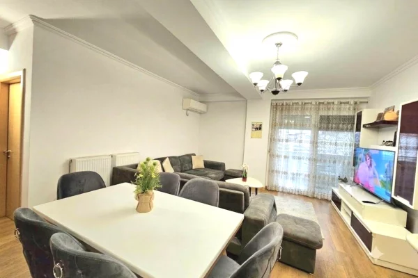 Shtepi me qera Apartament ne Tirane, 2+1, Mobilimi E mobiluar, Pagesa 70,000  Leke.