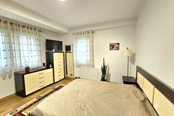 Shtepi me qera Apartament ne Tirane, 2+1, Mobilimi E mobiluar, Pagesa 70,000  Leke.