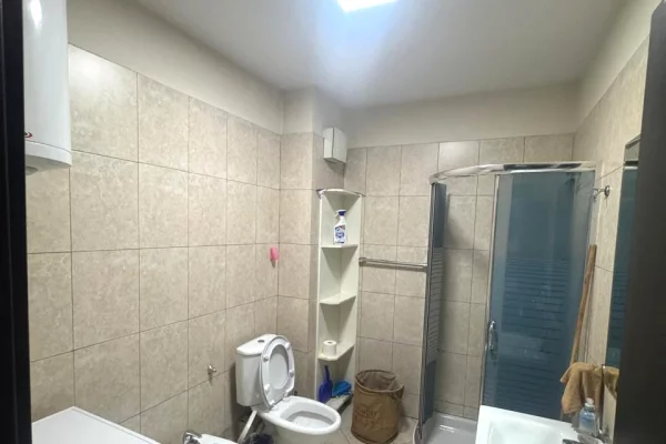 Shtepi me qera Apartament ne Tirane, 2+1, Mobilimi E mobiluar, Pagesa 65,000  Leke.
