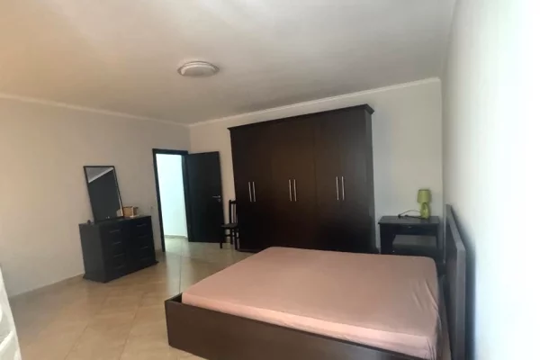 Shtepi me qera Apartament ne Tirane, 2+1, Mobilimi E mobiluar, Pagesa 65,000  Leke.