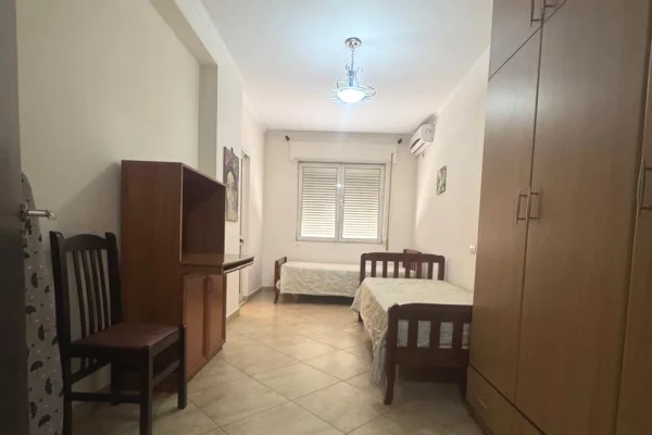 Shtepi me qera Apartament ne Tirane, 2+1, Mobilimi E mobiluar, Pagesa 65,000  Leke.