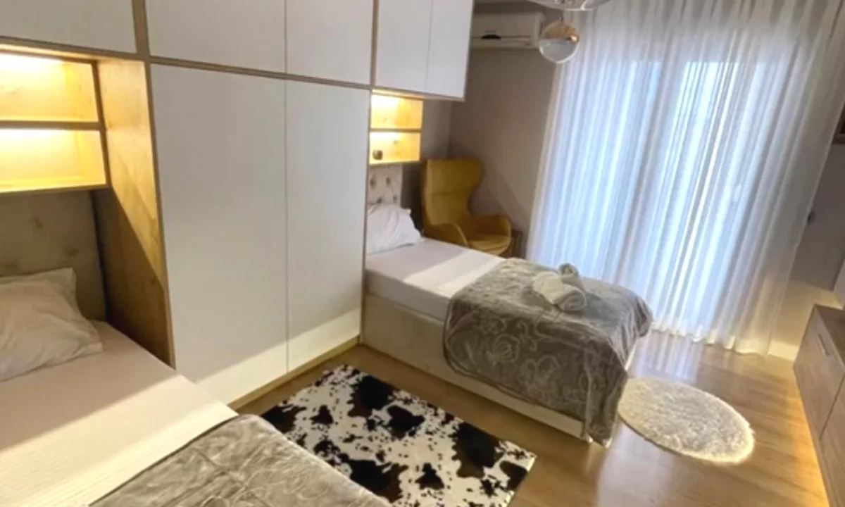 Shtepi me qera Apartament ne Tirane, 2+1, Mobilimi E mobiluar, Pagesa 650  Euro.