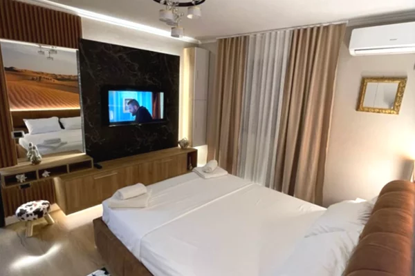 Shtepi me qera Apartament ne Tirane, 2+1, Mobilimi E mobiluar, Pagesa 650  Euro.