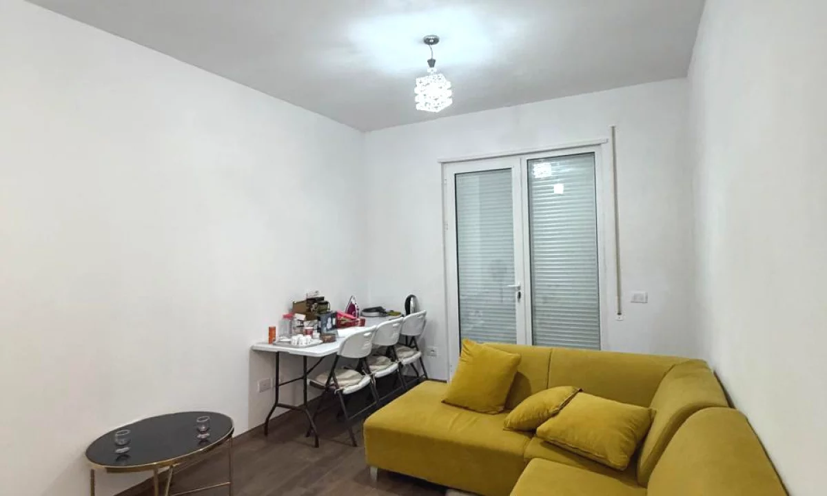 Shtepi me qera Apartament ne Tirane, 2+1, Mobilimi E mobiluar, Pagesa 35,000  Leke.