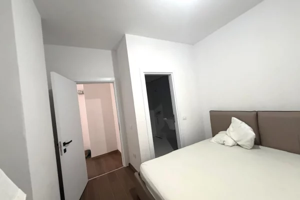 Shtepi me qera Apartament ne Tirane, 2+1, Mobilimi E mobiluar, Pagesa 35,000  Leke.