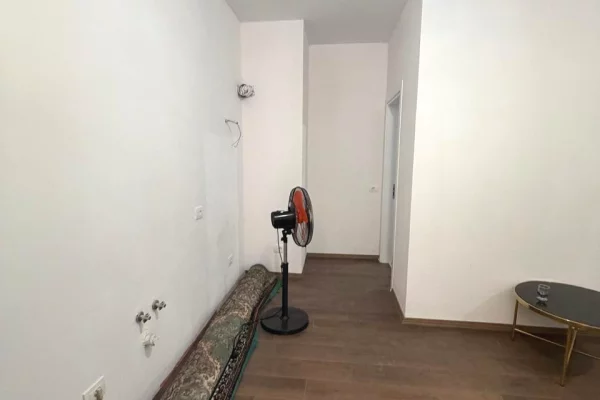 Shtepi me qera Apartament ne Tirane, 2+1, Mobilimi E mobiluar, Pagesa 35,000  Leke.
