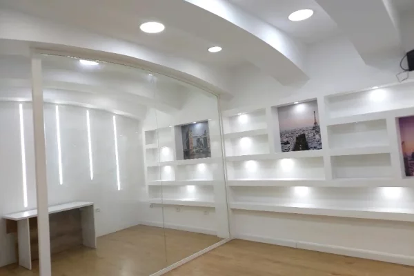 Ambient biznesi me qera 1+1 ne Tirane - 1,300 Euro
