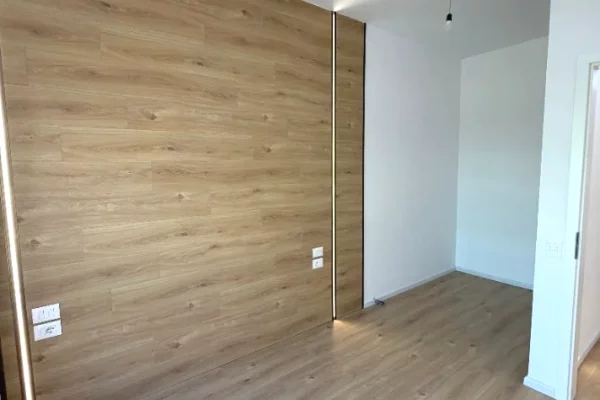 Shtepi me qera Apartament ne Tirane, 1+1, Mobilimi Bosh, pa mobiluar, Pagesa 400  Euro.