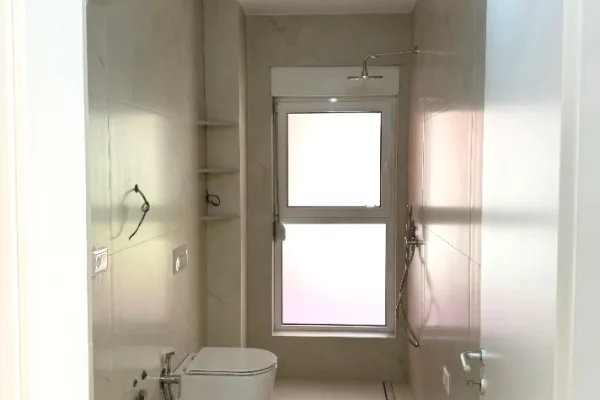 Shtepi me qera Apartament ne Tirane, 1+1, Mobilimi Bosh, pa mobiluar, Pagesa 400  Euro.