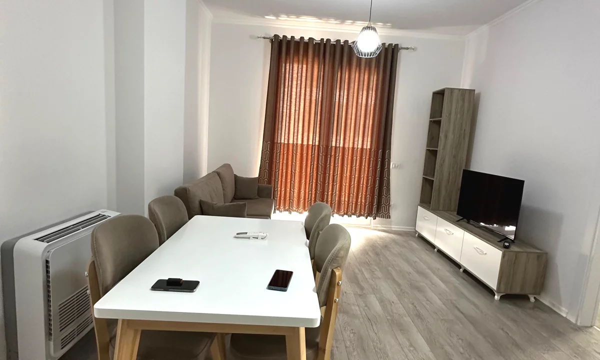 Shtepi me qera Apartament ne Tirane, 1+1, Mobilimi E mobiluar, Pagesa 450  Euro.